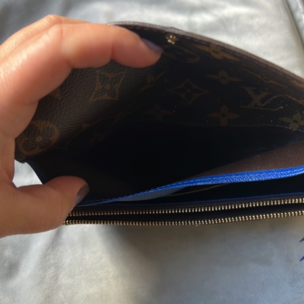 Louis Vuitton authentic long wallet - Picture 8 of 10